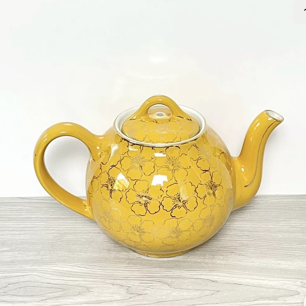 HALL Gold Floral Design Teapot 6 Cup MCM
